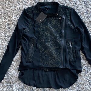 Fate Women's Dark blouse/Jacket with Reptile Design